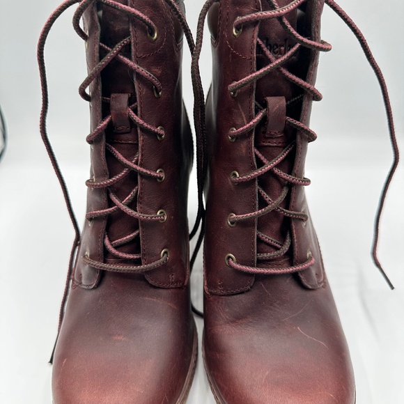 Timberland Women's Allington 6" Lace-Up Burgundy Boots - Picture 1 of 5